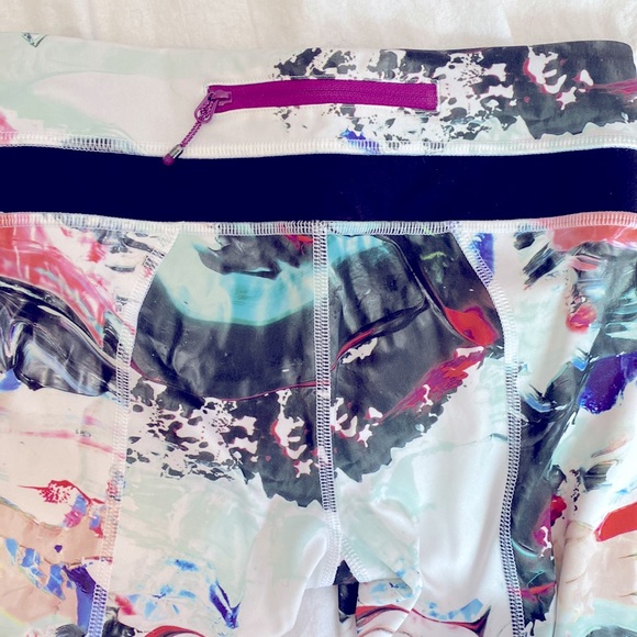 Lululemon size 2 - Picture 3 of 4